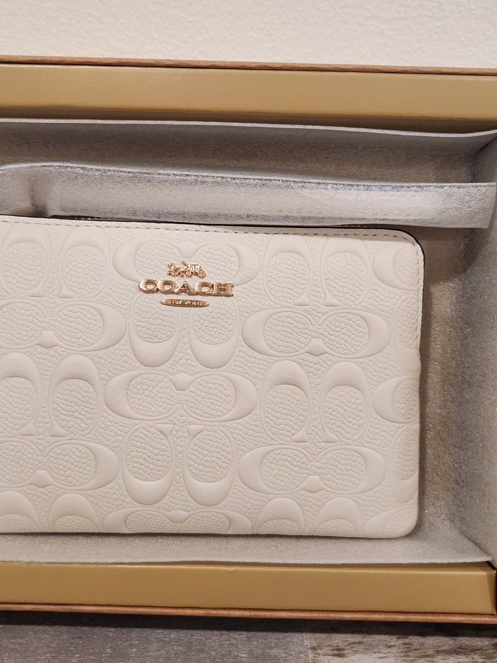 COACH Embossed Signature Leather Wristlet Gift Set in Off-White